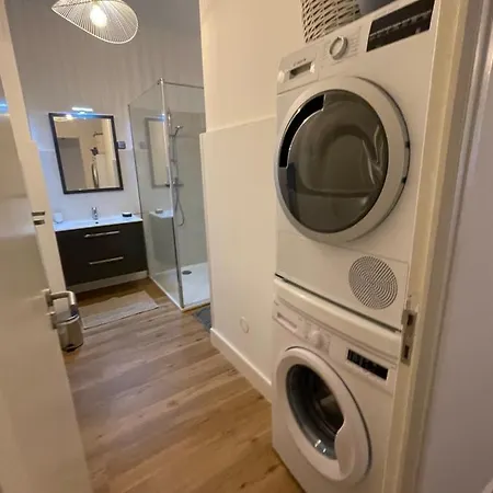 Neuf, 2 Chambres, Climatisé, Route Des Sanguinaires * Ajaccio (Corsica)