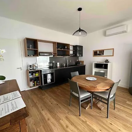 Appartement Neuf, 2 Chambres, Climatisé, Route Des Sanguinaires *