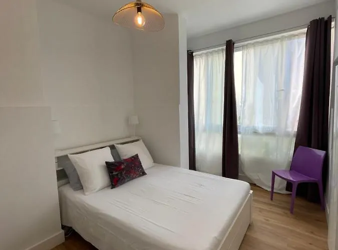 Neuf, 2 Chambres, Climatise, Route Des Sanguinaires * Ajaccio (Corsica)