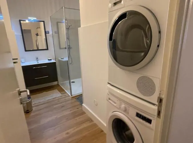 Neuf, 2 Chambres, Climatise, Route Des Sanguinaires * Ajaccio (Corsica)